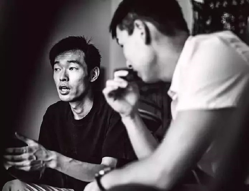 拒绝百万年薪，回国拿1450元工资的耶鲁海归秦玥飞，后来怎样了？