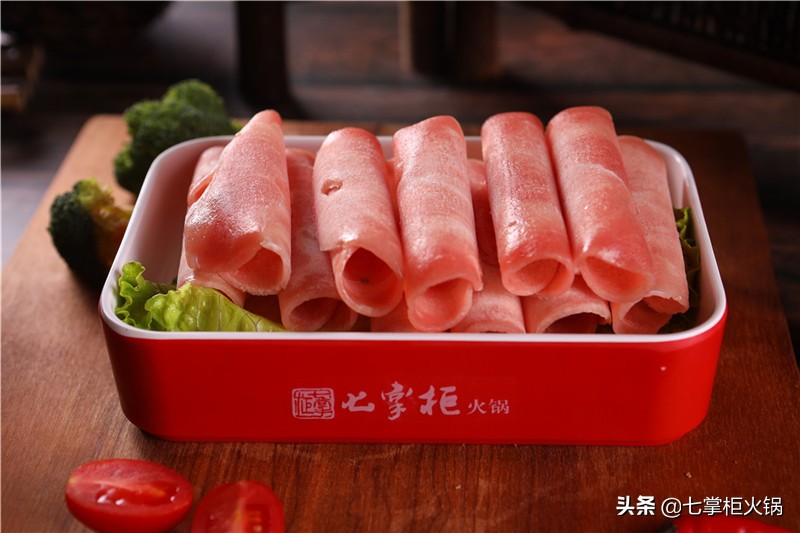 钱多就做餐饮？自助火锅店加盟的费用怎么样？