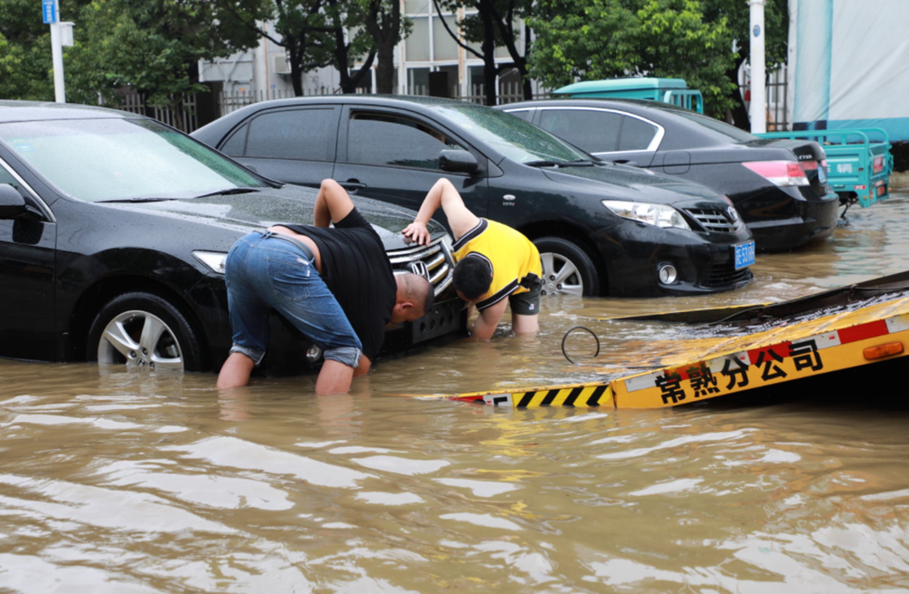 河南郑州洪水灾区100天后奥迪二手车市场价格分析