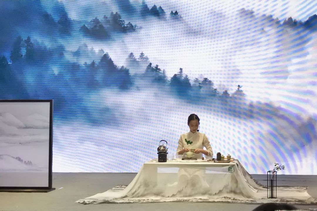 2020年中华茶奥会形象代言人是位浙大姑娘：一位漂亮的实力派！