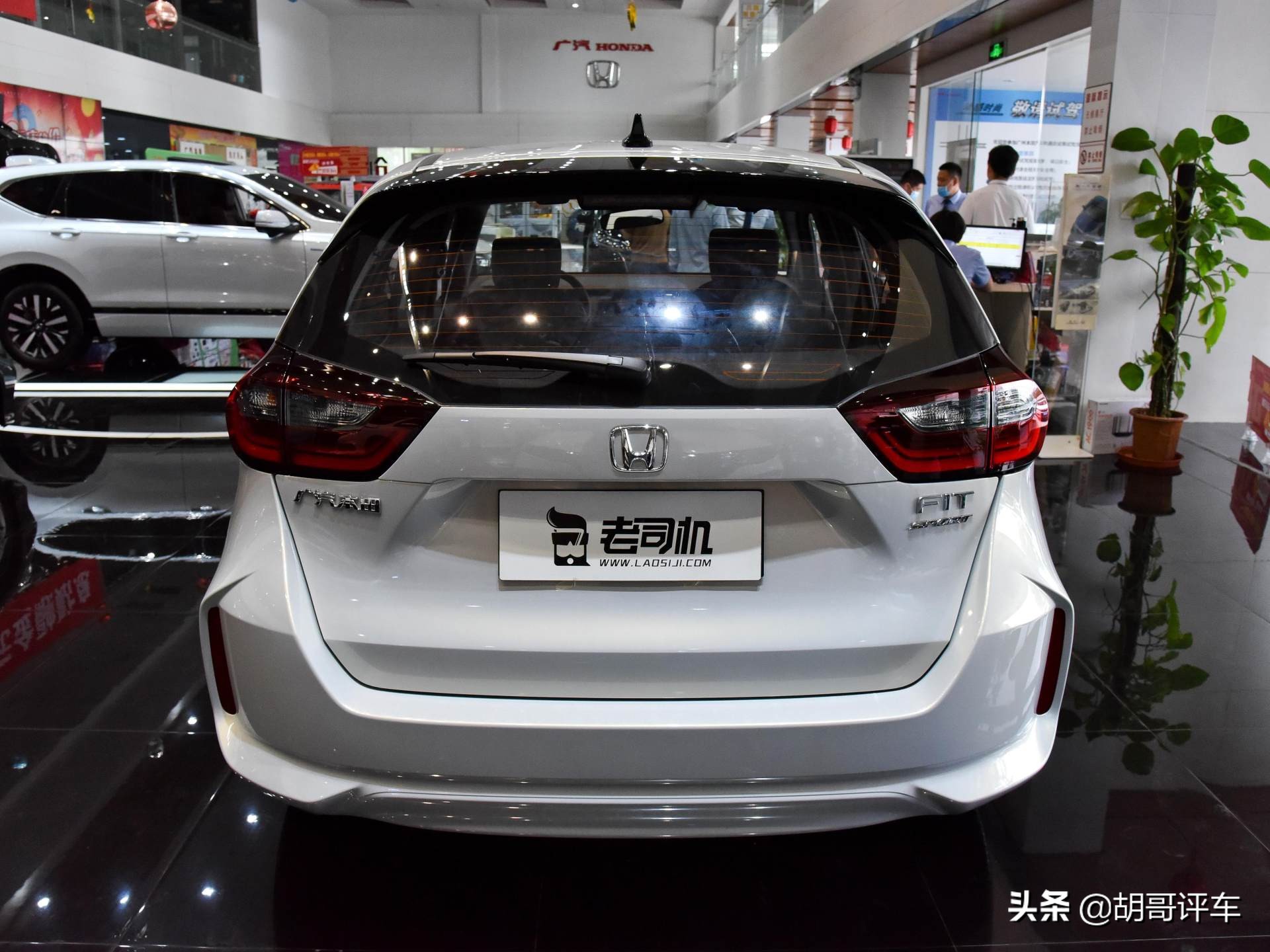 本田飞度是广汽本田汽车旗下一款很有实力的两厢版车型,汽车进入市场