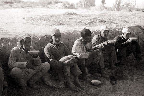 十大元帅1943年谁的级别最高：罗荣桓仅次于朱德和彭德怀，排第三