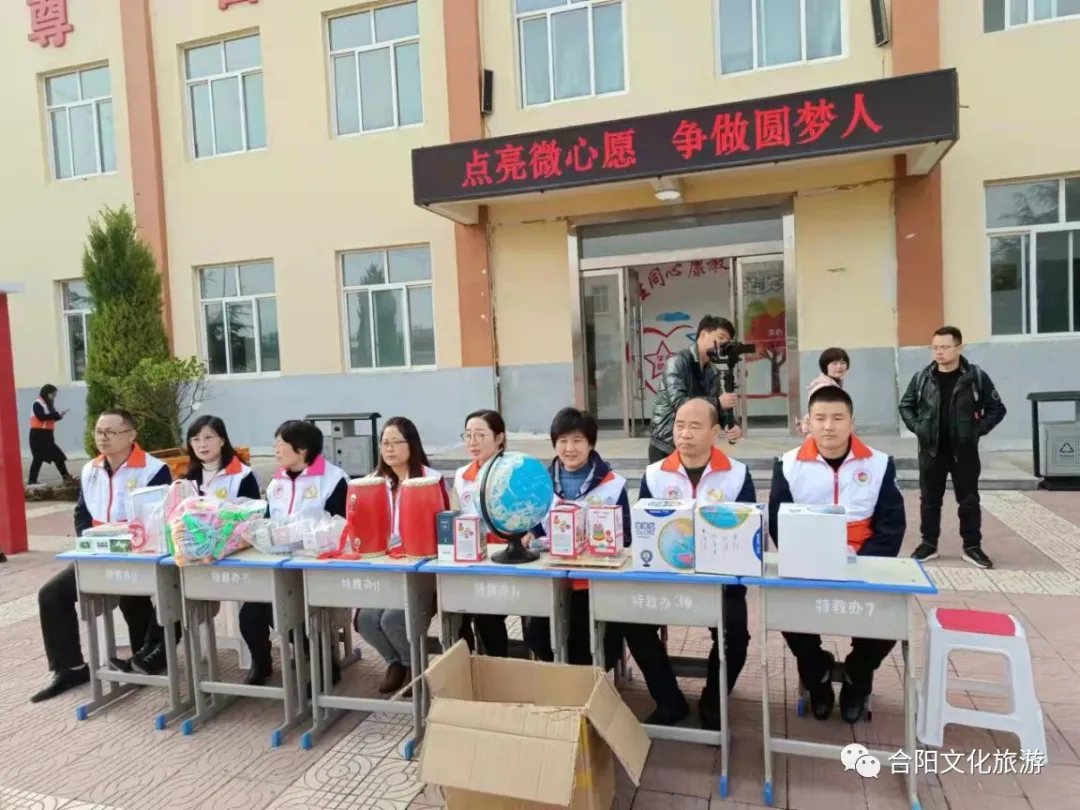 奉獻(xiàn)愛心,，傳遞溫暖——合陽(yáng)縣文旅局赴縣特殊教育學(xué)校開展 “五色花”志愿活動(dòng)