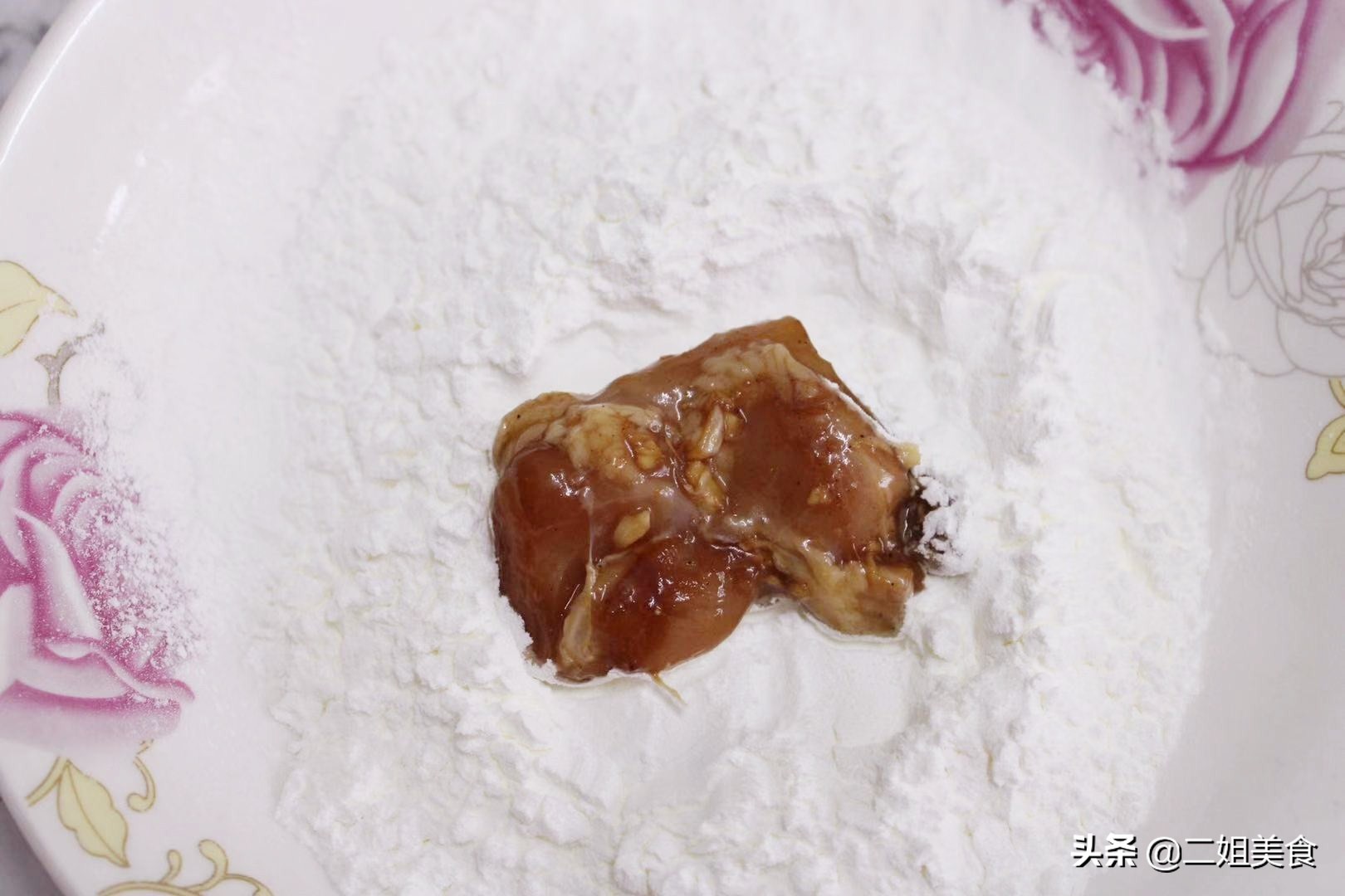 腌制方法对了，蒜香鸡翅就入味了，做法都告诉你，外酥里嫩，好吃