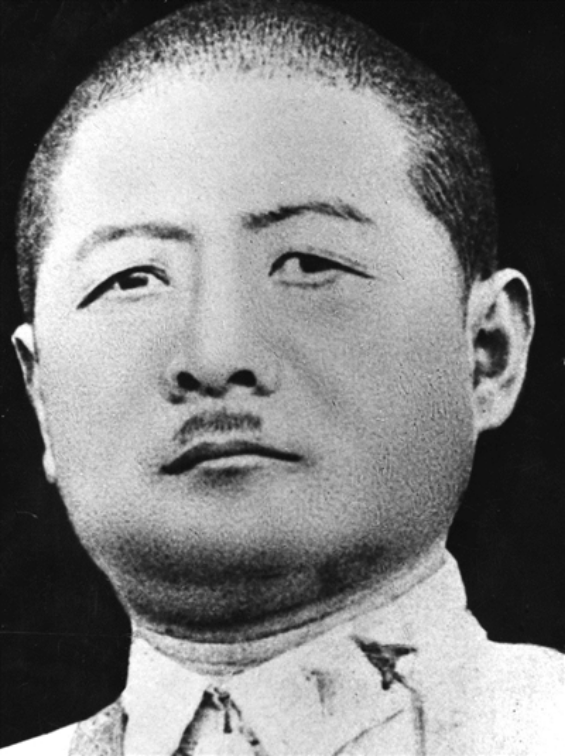 行刑前，吉鸿昌朝刽子手喝到：我死了也不能倒下，给我拿把椅子来