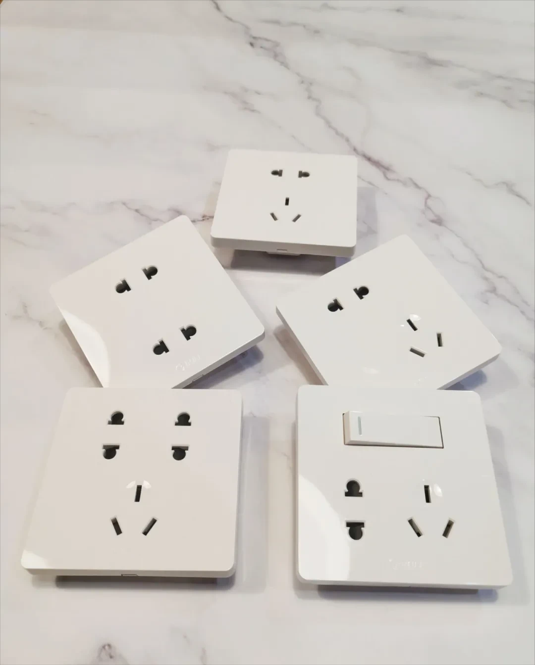 第二次装修，选对了开关插座牌子，现在连父母都觉得真好用
