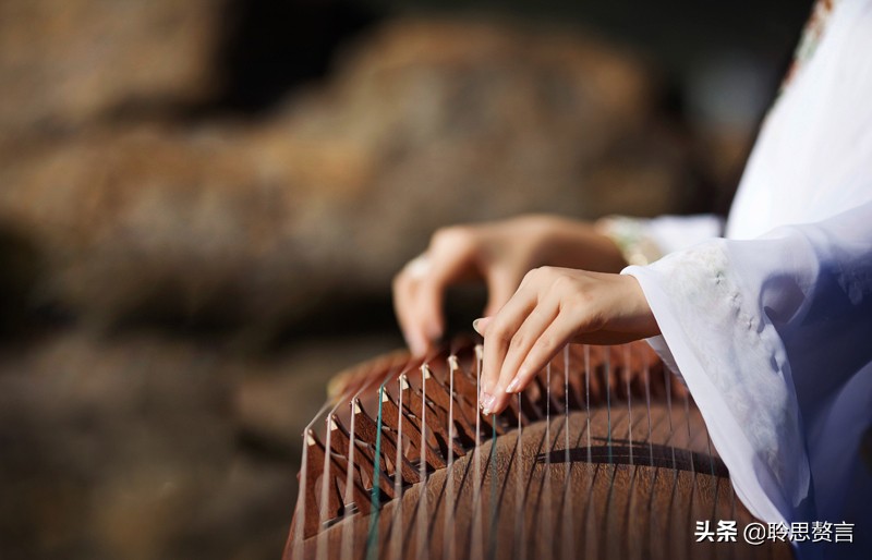写悔恨的诗词精选二十二首 如今悔恨将何益，肠断千休与万休