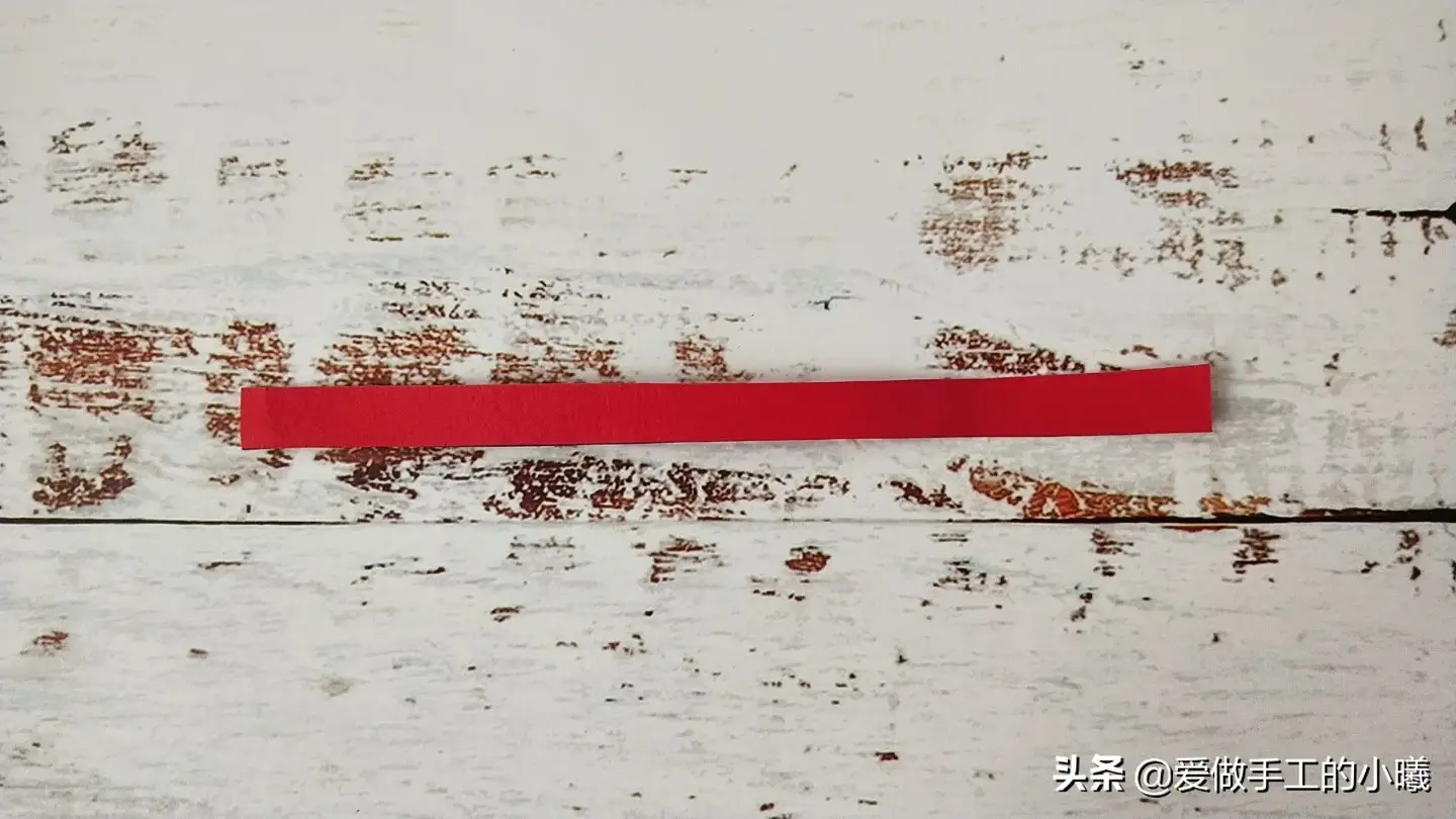 手工剪纸灯笼的做法（彩纸灯笼制作方法）