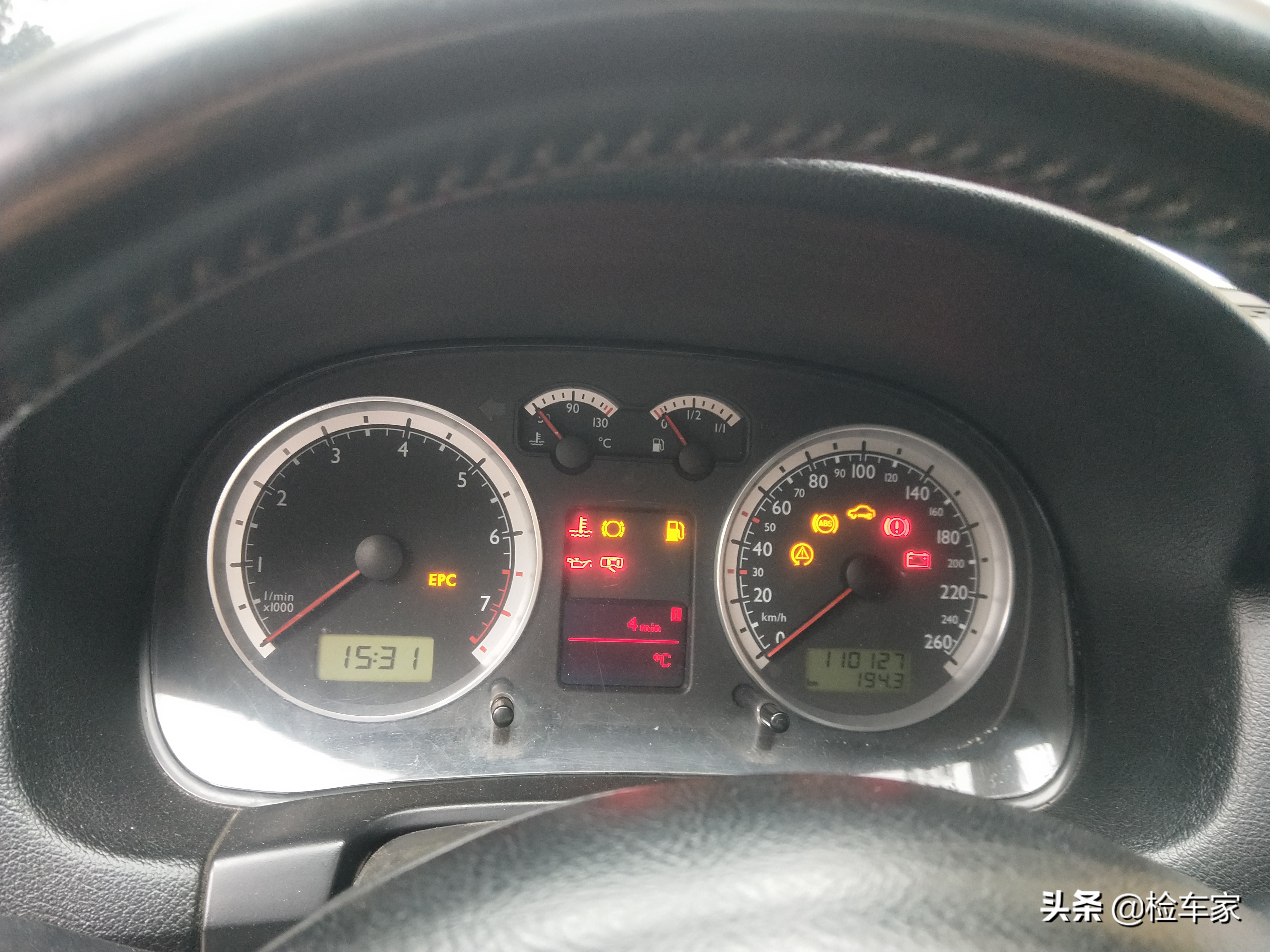 3万买辆气囊炸过的宝来R值不值？网友：带尾翼的大众车惹不起