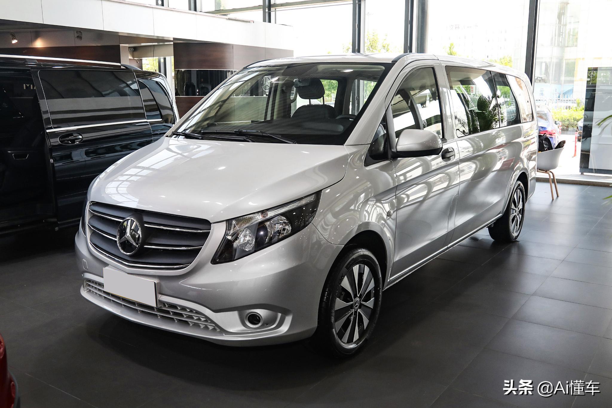 空间大座位多，价格便宜的大奔驰车，自动挡9AT，带你看奔驰威霆