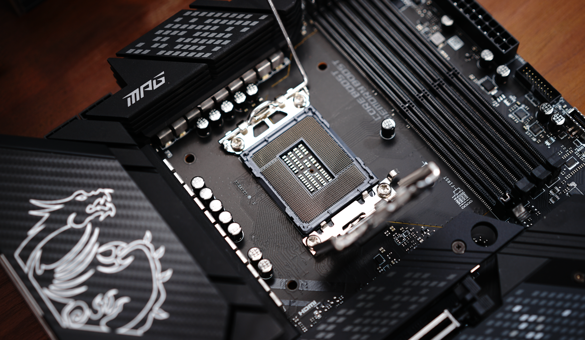 能倒逼AMD ZEN4的intel 12代来了！可LGA1700用的散热器是个大问题