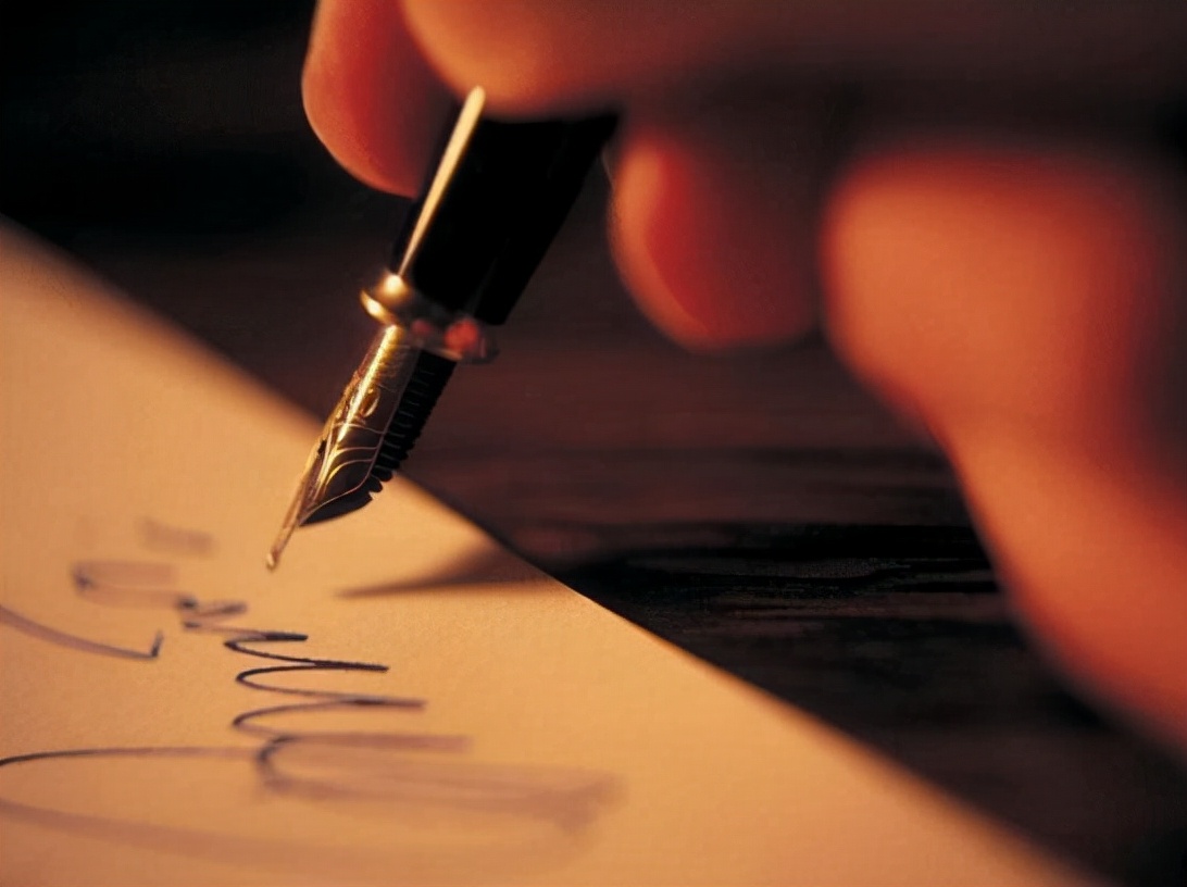 做自媒体，一个月每天花2-3个小时时间多四五千，它不香么？