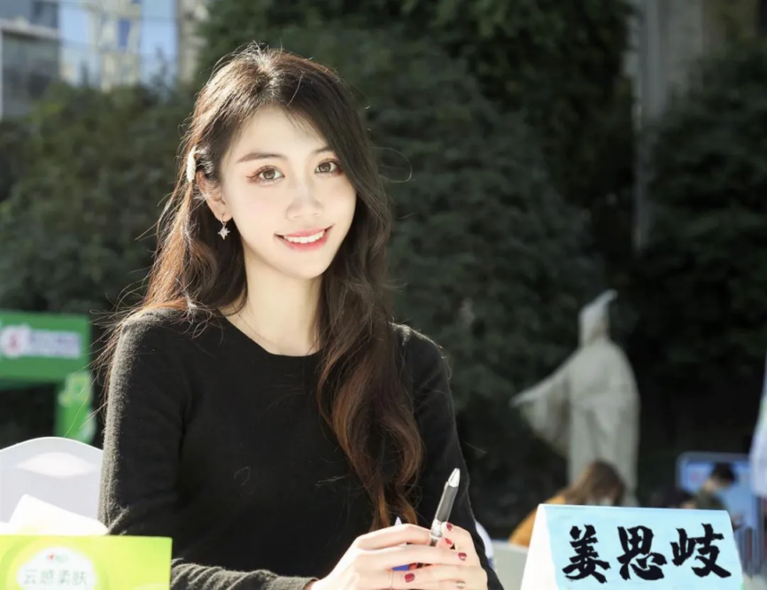 超美！从女神学霸到世界小姐，她将代表中国“出征”全球总决赛！