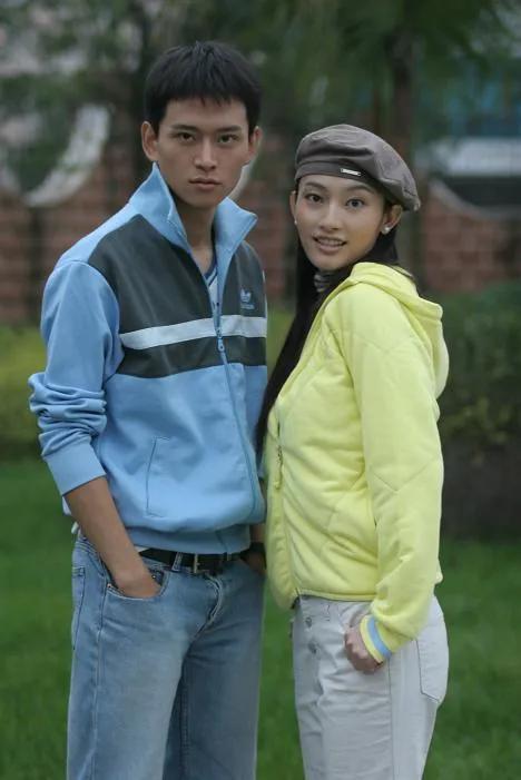 娱乐圈的8大“海岩男郎”，年轻时个个丰神俊朗，气宇不凡