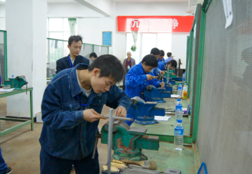 高职和专科院校哪个更好？其中一个需要参加高考，考生要提前了解