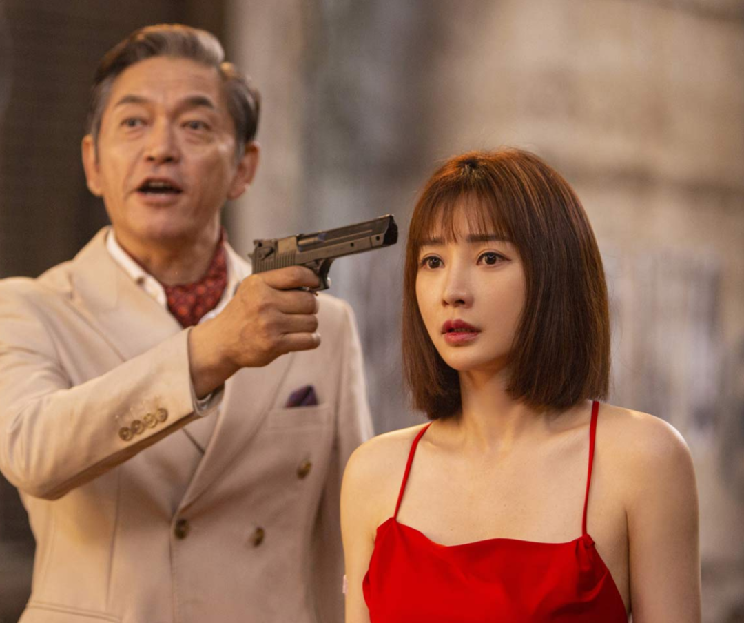 柳岩又性感了起来,但终究拯救不了这部烂片