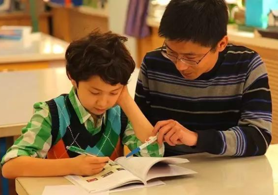 “远上寒山石径斜”的“斜”咋读？家长不懂乱教，老师表示很无奈