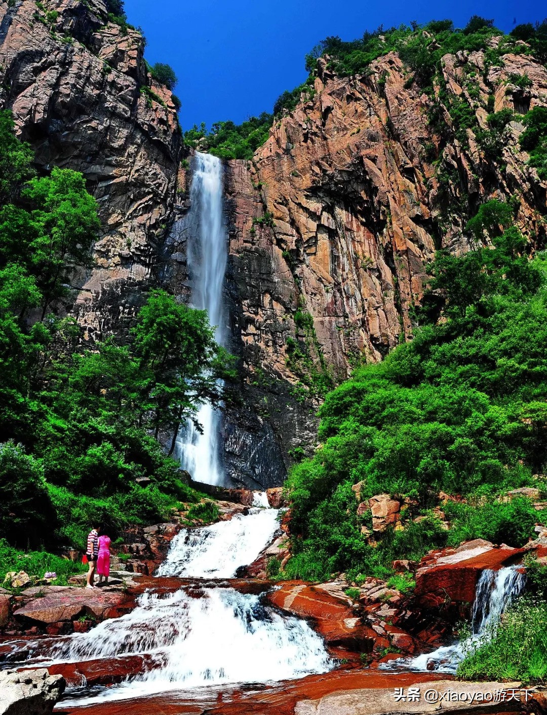 沂蒙山旅游区位于山东省中南部,主要包含沂山风景区,蒙山云蒙景区