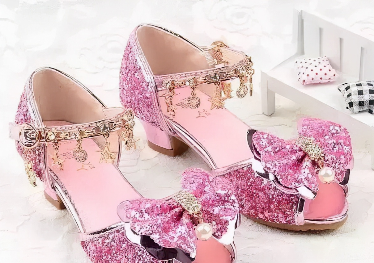 十二星座的高跟鞋图片,十二星座适合穿什么牌子的鞋子