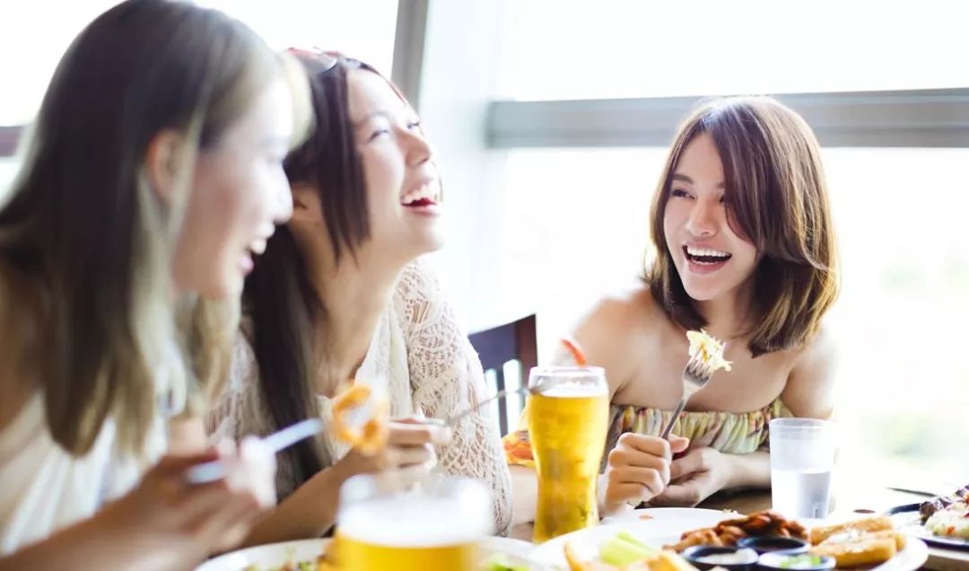 严重饱和的四个专业，可能刚毕业就得失业，学生家长需提前准备