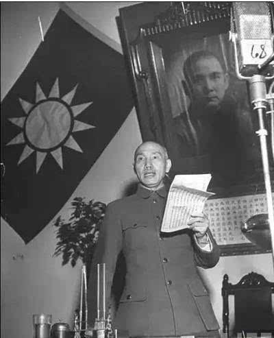 1961年中央得知绝密情报,伟人亲批发往宝岛,蒋介石收到后躲过暗杀