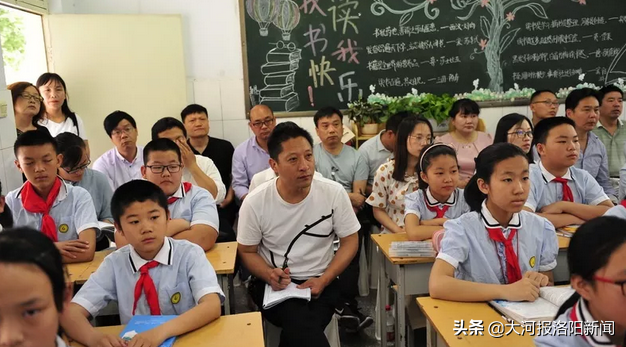 营造书香校园 润泽金色童年——孟津县“营造书香校园”展示交流活动在双语学校隆重举行