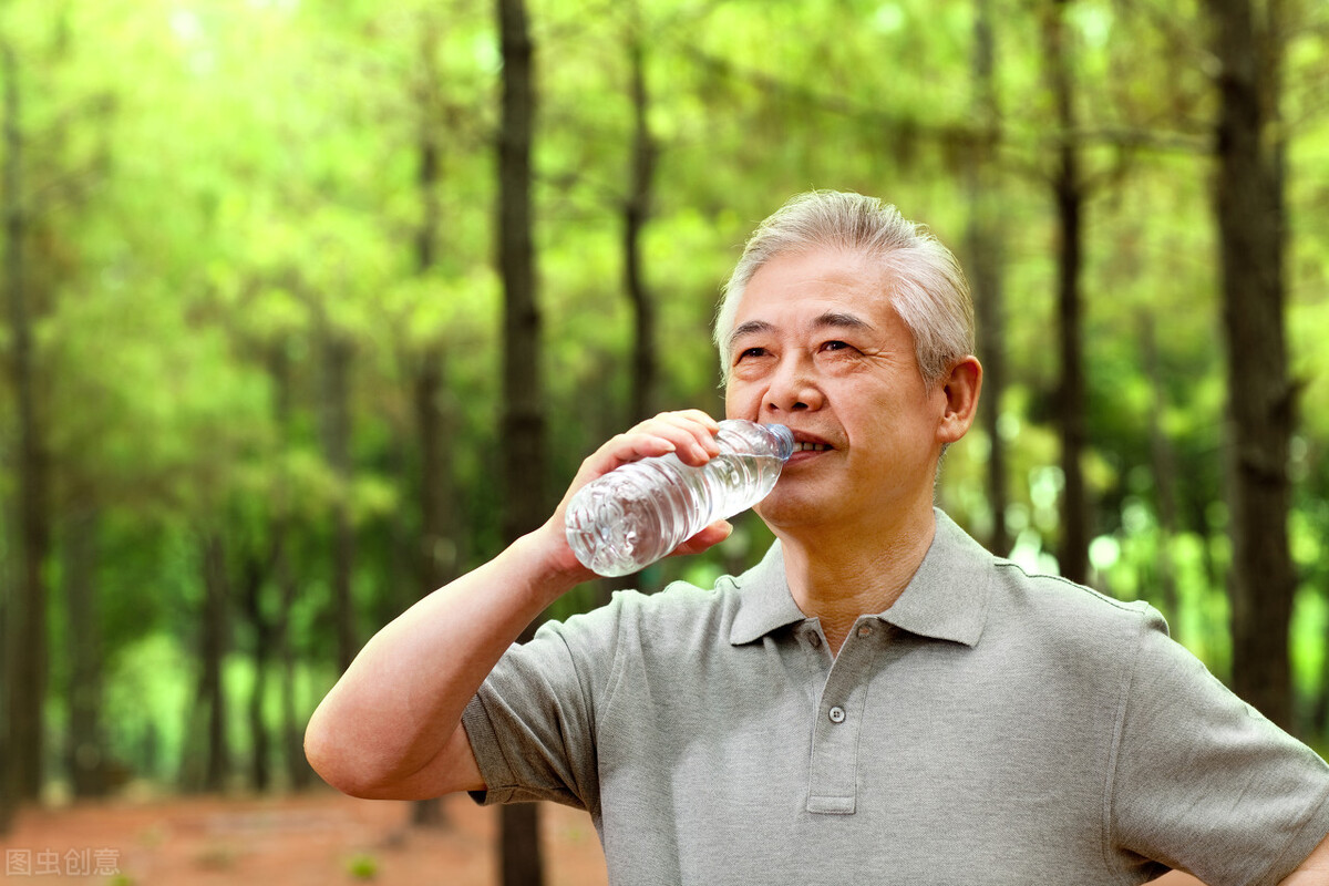 70歲後身體出現這6種變化，是衰老的正常現象，做好調養有助長壽