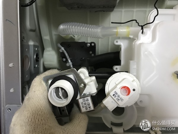 洗衣机：有容乃大 四千元10kg哪家强？松下、LG、三星对比横评