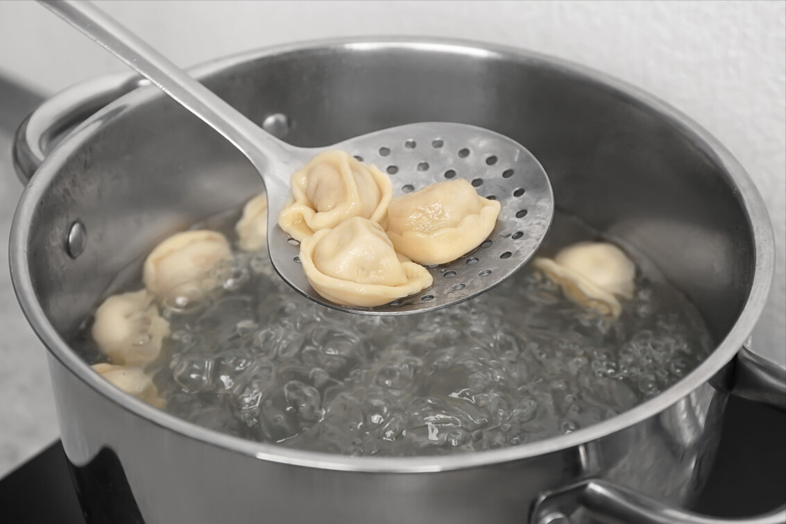 速冻饺子煮多久才熟，煮饺子的2个步骤？
