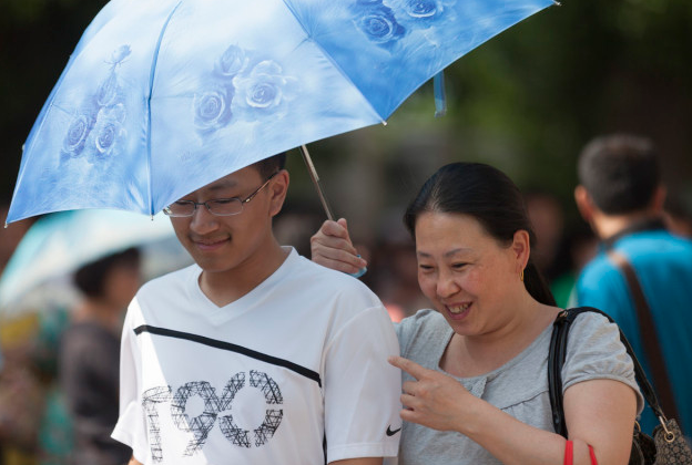 高考录取率那么高，高中生依然“压力山大”，老师：并非心态问题