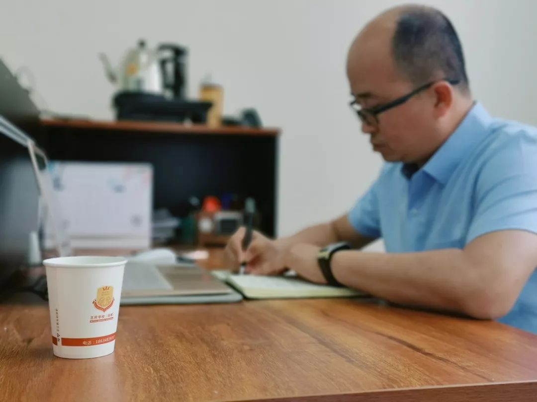 王府学校（运城） 在王府学校的人，自带“温暖体质”