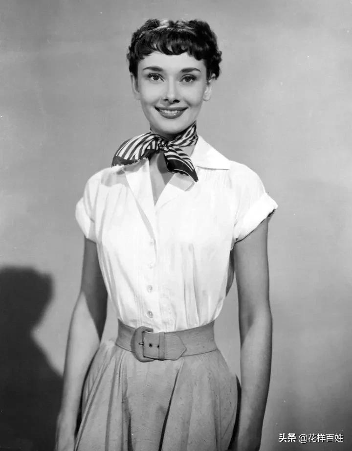 跟着爱马仕，3分钟学会一条丝巾的八种系法