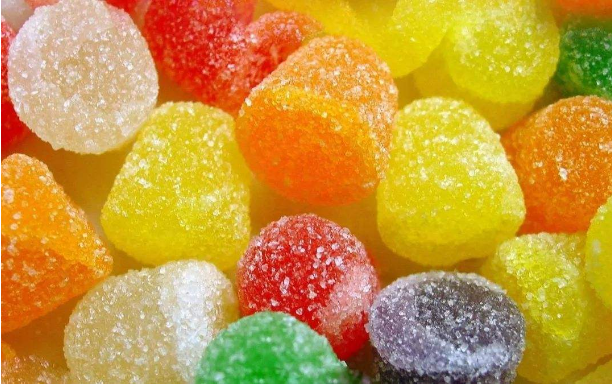 孩子吃糖有益处，但过量会影响身体发育，三大权威：别超过这标准