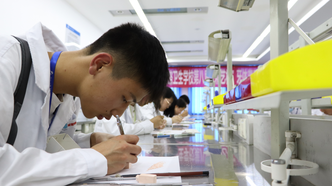 医药类人才的“摇篮”，成都铁路卫生学校的这两个专业有点牛