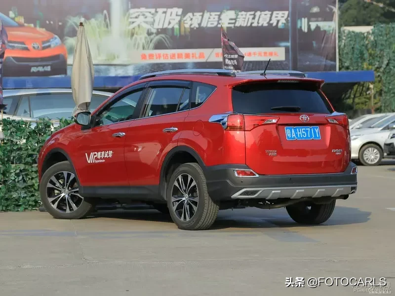 实拍第四代丰田RAV4荣放，近七年改款，小书包不在你不买？