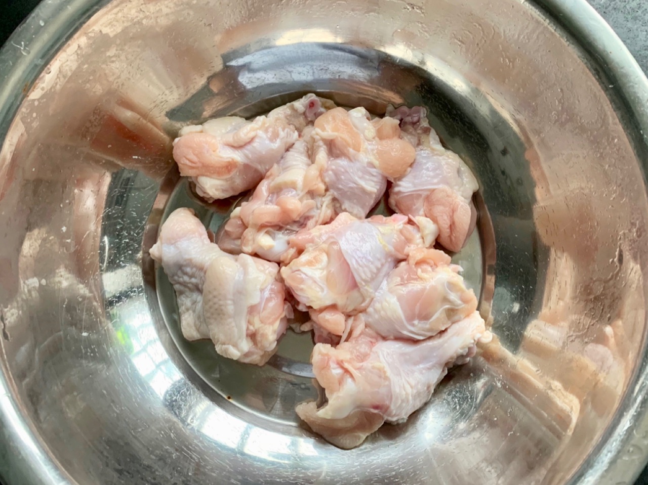 给啥都不换的蛋黄焗鸡翅，看着就流口水，太过瘾了