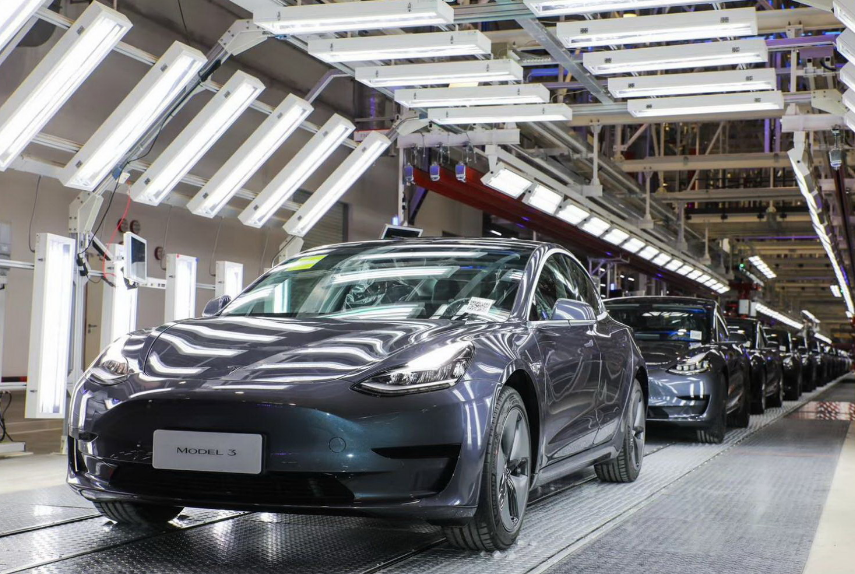 Model 3价格降至24万以内，骂特斯拉的人，真是因为价格贵？