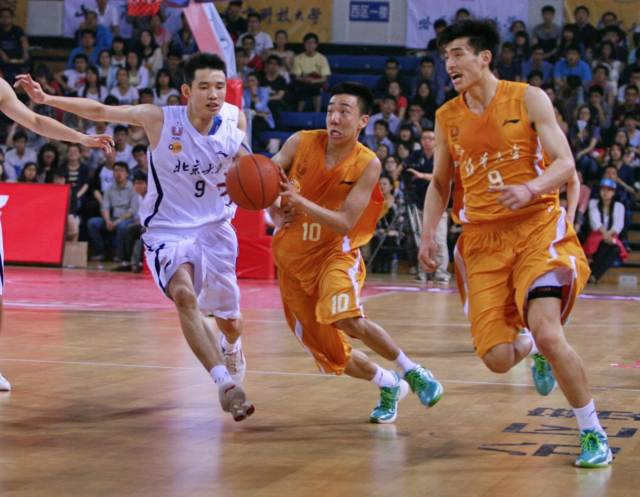 刘鸿博为什么不去cba(北大学霸刘鸿博，3次CBA选秀终成功，挑灯夜战研究篮球战术)