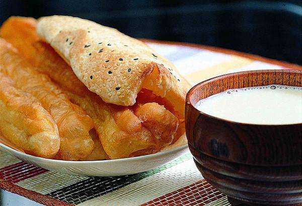 散文丨梁实秋：烧饼油条