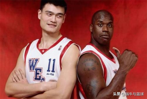 姚明为什么在nba混不下去(姚明在NBA打了8年，巅峰时不输任何内线，为何没有进过一阵？)