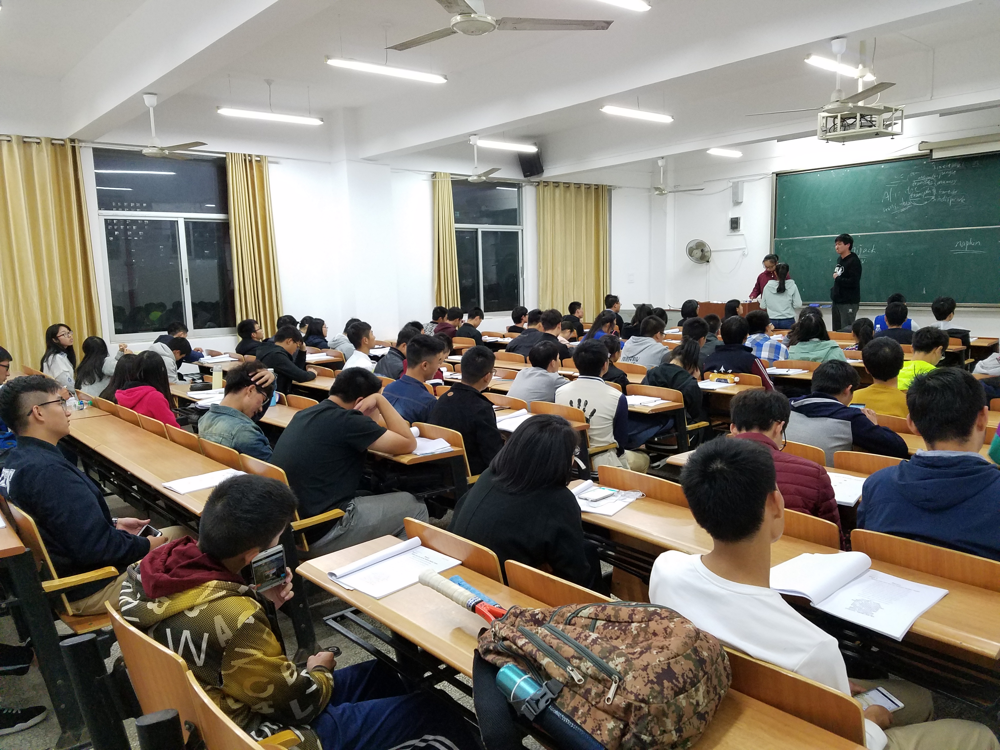 大一新生长个“心眼”，宿舍里的潜规则你要了解，否则容易吃亏