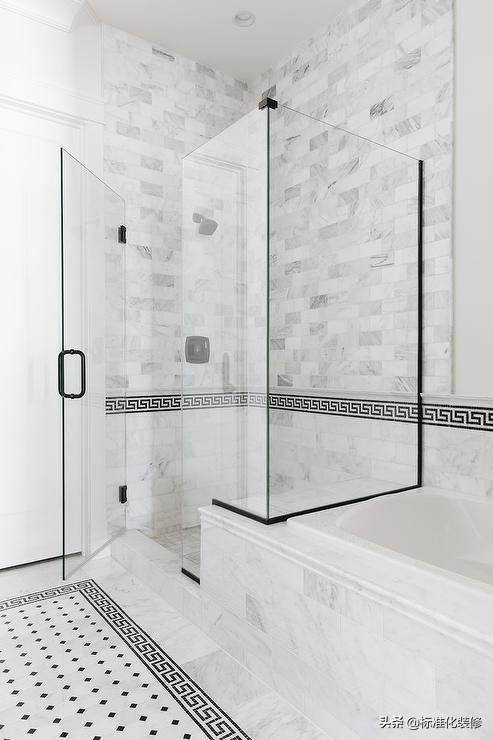 干湿分离指南：淋浴区加隔断，选浴帘还是钢化玻璃？