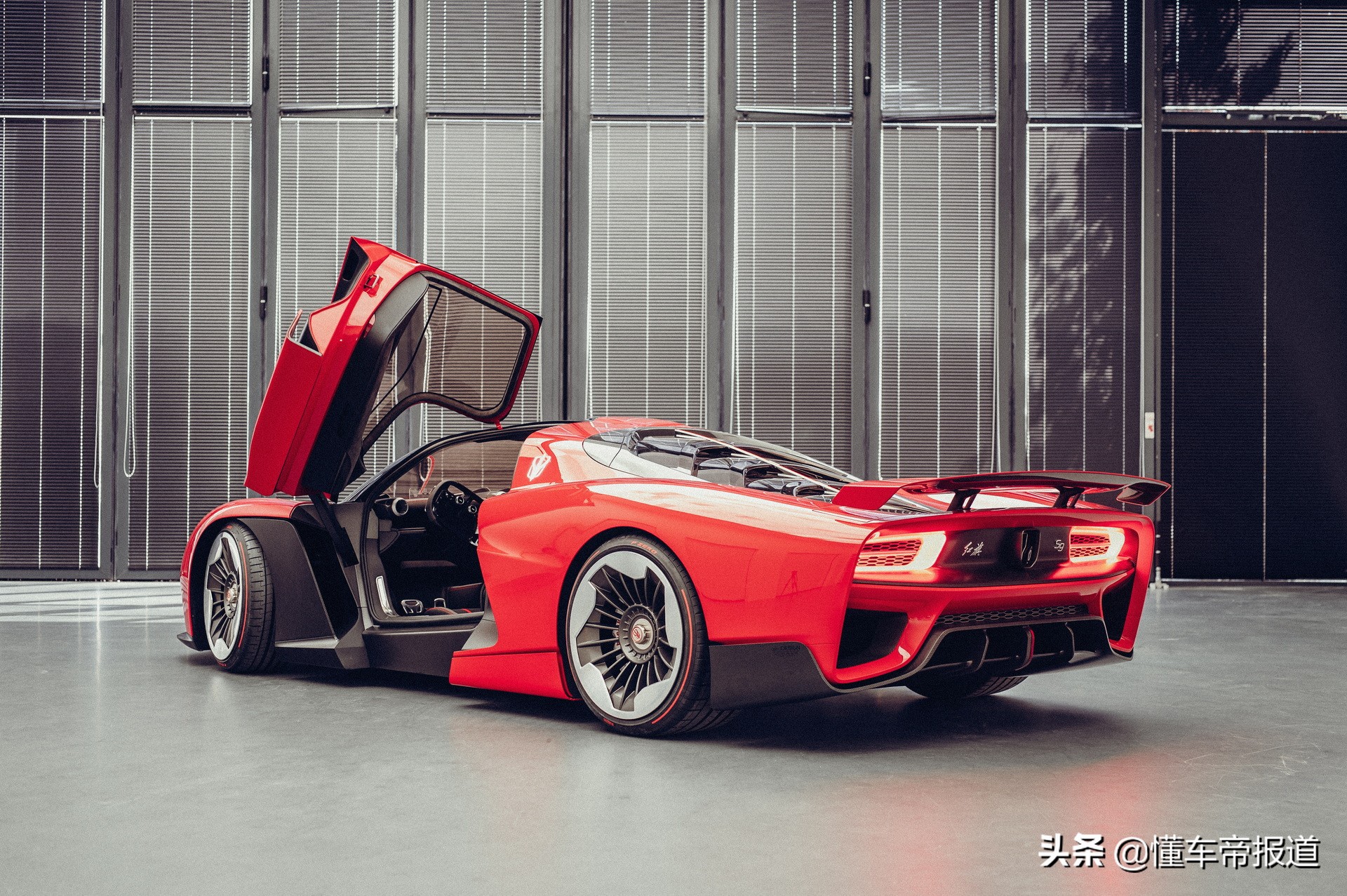 新车 </p><p>　　 中国品牌超跑红旗S9，将亮相米兰设计周，售价或超1000万元