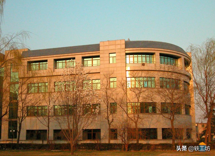 学院就一定比不过大学？这六所顶级学院，实力和名望堪比985