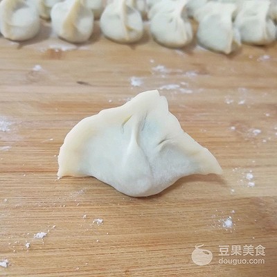 韭菜鸡蛋饺子做法（手把手教你做美味的鸡蛋饺子）