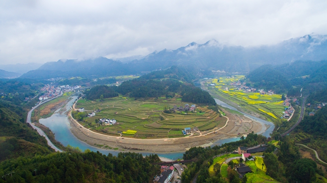 风景这边独好——镇远县青溪镇谱写40年改革发展之歌