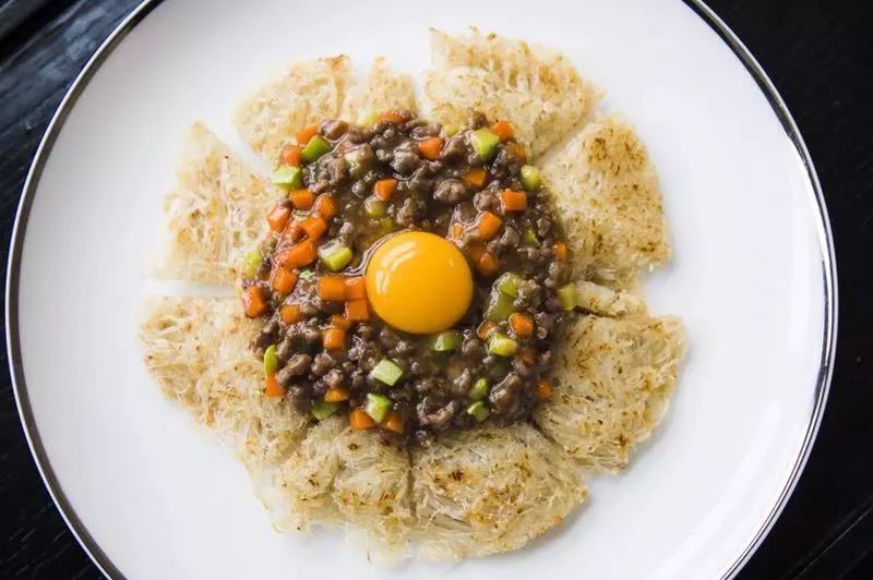 初冬虽冷，城事依旧热