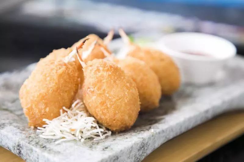 初冬虽冷，城事依旧热