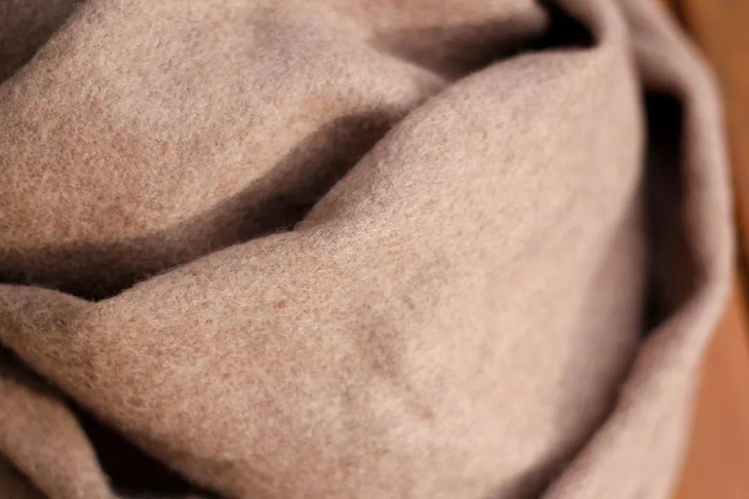 “上帝的纤维”做的围巾，张钧甯直呼：好暖和！澳洲顶级羊驼绒！3秒速暖！