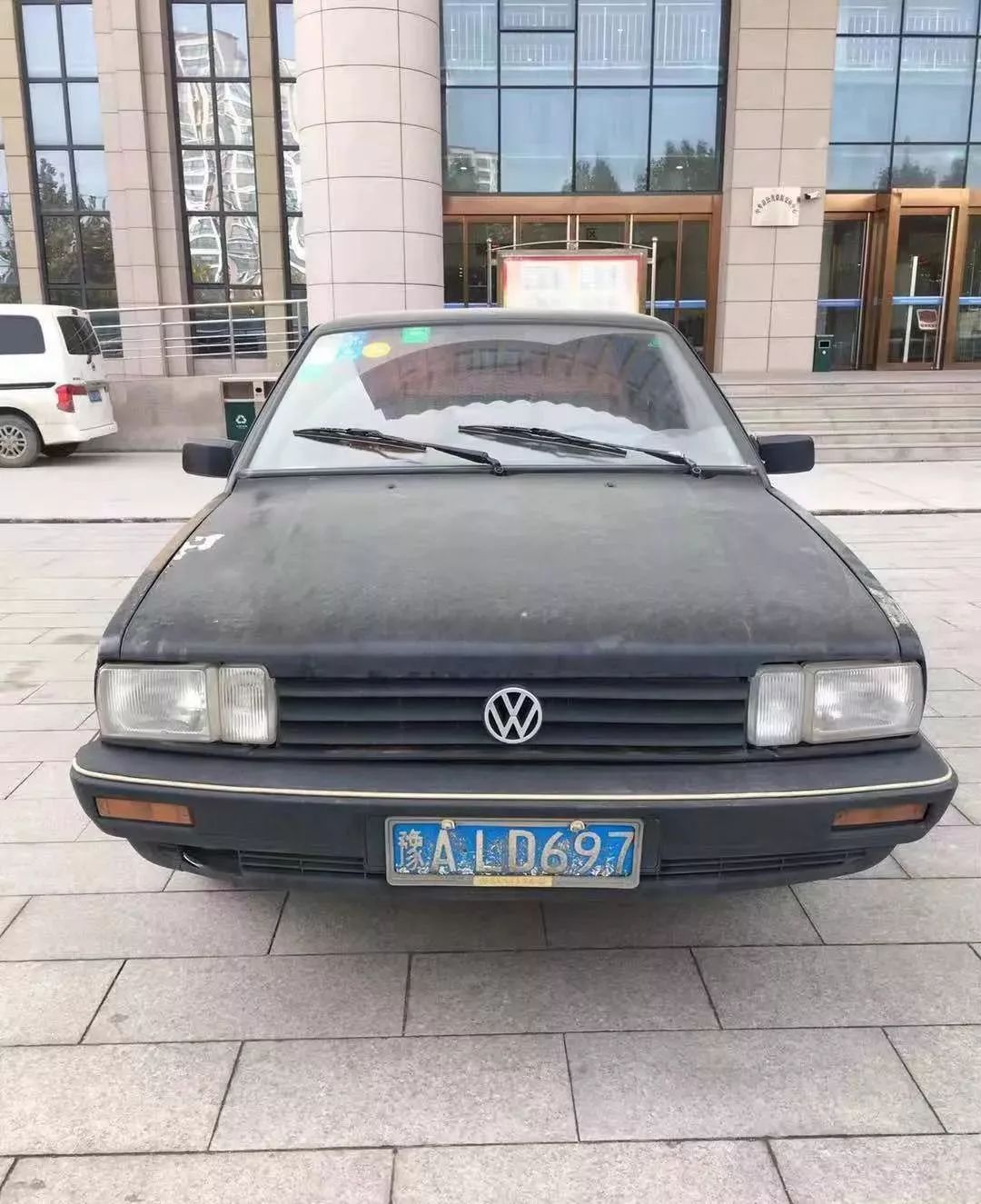 中牟县将公开拍卖23辆公务车，想捡便宜的快来看看这些车咋样！